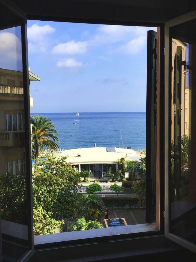 Le Finestre Sul Mare Apartment อัลบิสโซลามารินา ภายนอก รูปภาพ