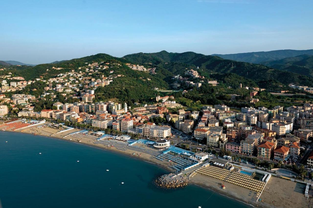 Le Finestre Sul Mare Apartment อัลบิสโซลามารินา ภายนอก รูปภาพ